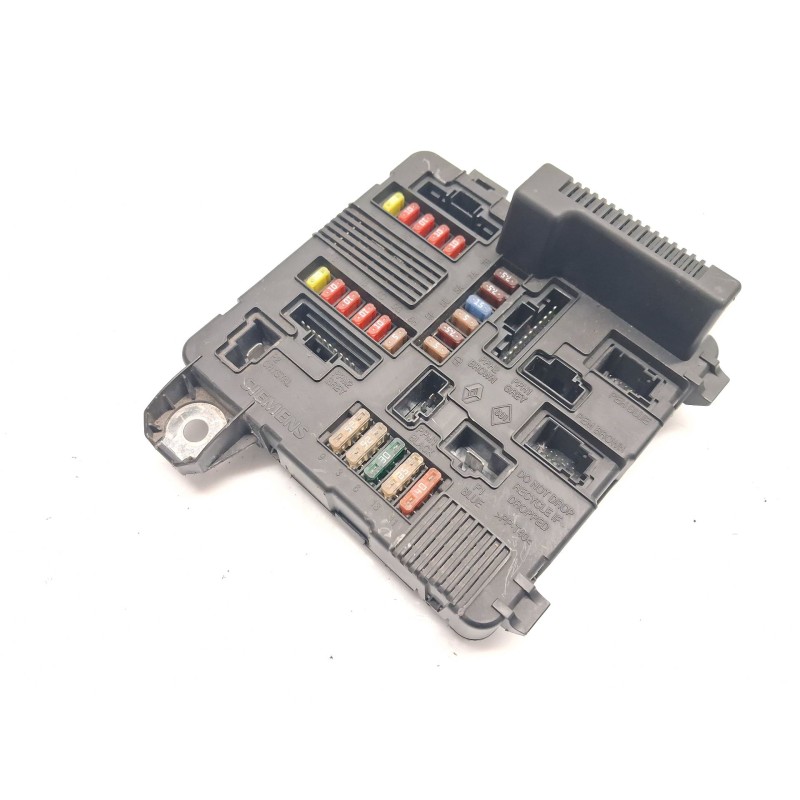 قطعة غيار UPC (Unité de Protection et de Commutation) Renault Megane II station wagon (KM0/1_) | Desguace Becerril