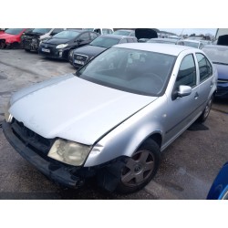 تفكيك Volkswagen bora I (1J2) 1.9 TDI Diesel من عام 2000 بمحرك ATD,AXR,BEW