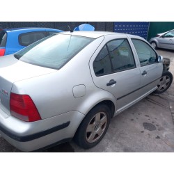 تفكيك Volkswagen bora I (1J2) 1.9 TDI Diesel من عام 2000 بمحرك ATD,AXR,BEW