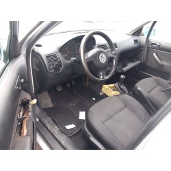 تفكيك Volkswagen bora I (1J2) 1.9 TDI Diesel من عام 2000 بمحرك ATD,AXR,BEW