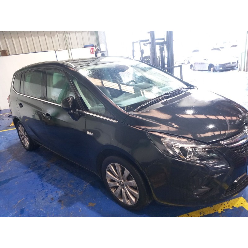 تفكيك Opel zafira tourer C (P12) 1.6 CDTI (75) Diesel من عام 2016 بمحرك B 16 DTH