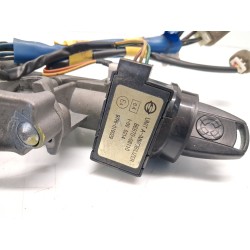 Recambio de antirrobo para ssangyong rodius i 2.7 xdi referencia OEM IAM 8697008110 97RI010029 