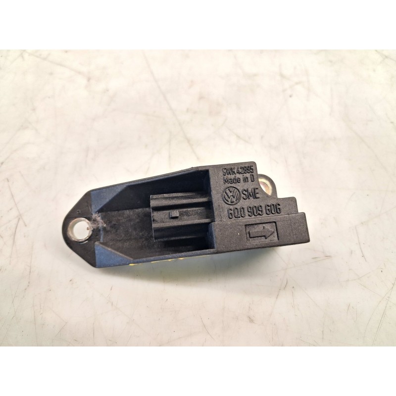 Sensor de impacto Volkswagen Passat berlina (3B3) | Desguace Becerril