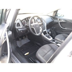 تفكيك Opel astra j (P10) 1.7 CDTI (68) Diesel من عام 2010 بمحرك A 17 DTR