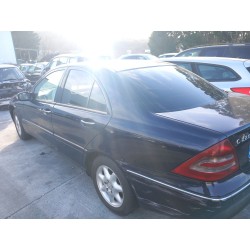 تفكيك Mercedes-benz clase C (W203) C 220 CDI (203.006) Diesel من عام 2001 بمحرك OM 611.962