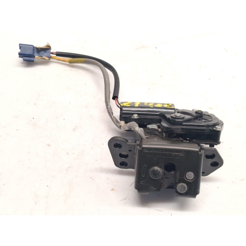 قفل الصندوق الخلفي / الباب Toyota Avensis station wagon (_T25_) | Desguace Becerril