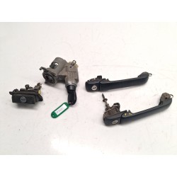 Diebstahlschutz volkswagen golf III (1H1) oem 357905851D
