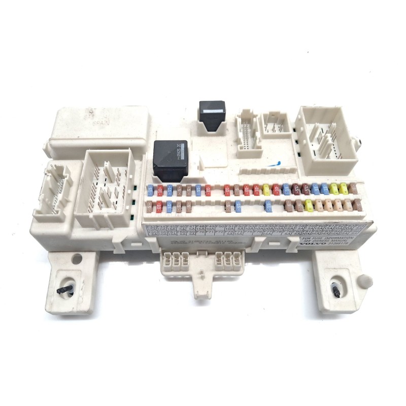 Relay / fuse box Volvo V50 (545) | Becerril Scrap Yard