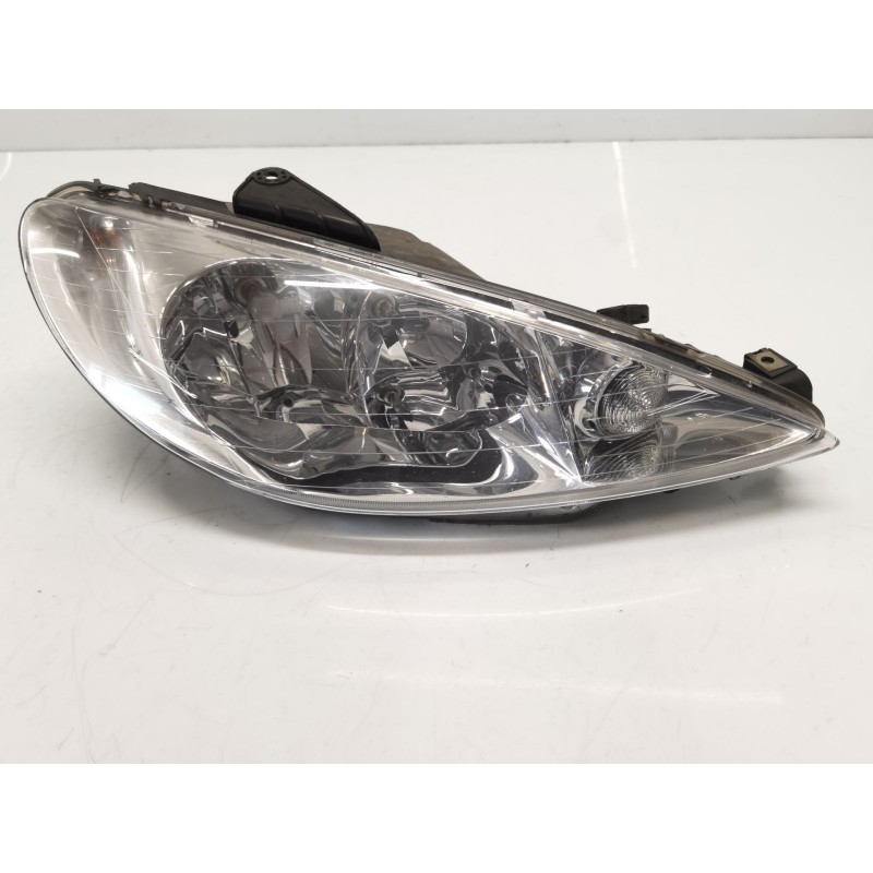 Recambio de faro derecho para peugeot 206 hatchback (2a/c) 1.4 i referencia OEM IAM 6205S9  