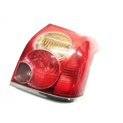 Piloto trasero derecho toyota avensis (_T25_)