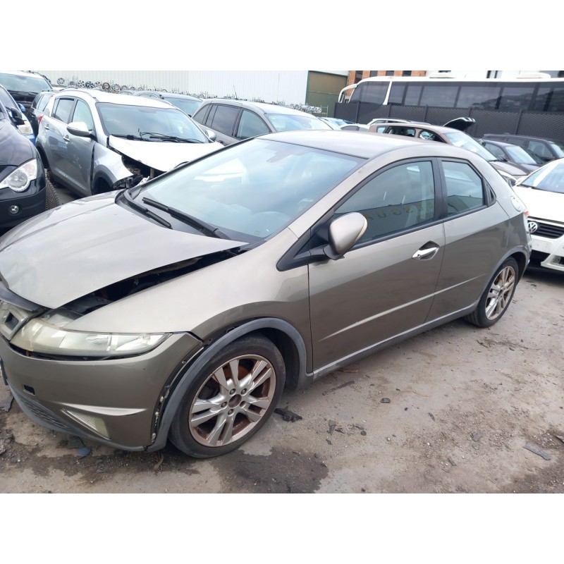 تفكيك Honda CIVIC VIII hatchback (fn, fk) 1.8 (FN1, FK2) Gasolina من عام 2006 بمحرك R18A2