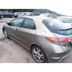 تفكيك Honda CIVIC VIII hatchback (fn, fk) 1.8 (FN1, FK2) Gasolina من عام 2006 بمحرك R18A2