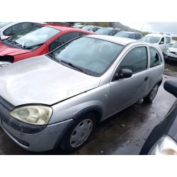 opel corsa c (x01) del año 2002