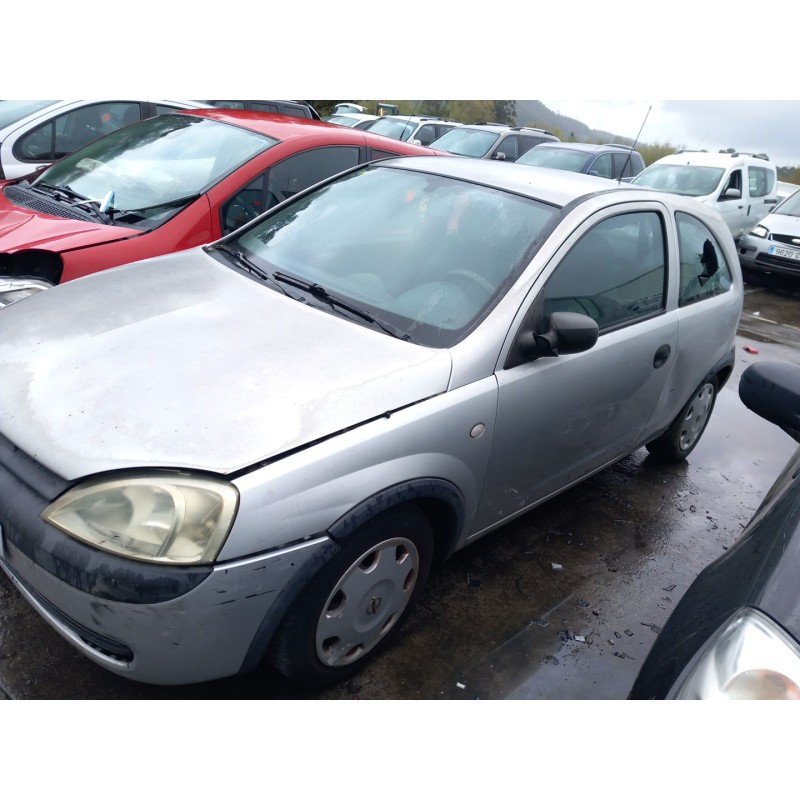 opel corsa c (x01) del año 2002