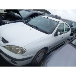تفكيك Renault megane I (BA0/1_) 1.4 16V (BA0D, BA1H, BA0W, BA10) Gasolina من عام 1999 بمحرك K4J 714,K4J 750