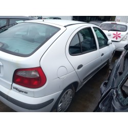 تفكيك Renault megane I (BA0/1_) 1.4 16V (BA0D, BA1H, BA0W, BA10) Gasolina من عام 1999 بمحرك K4J 714,K4J 750