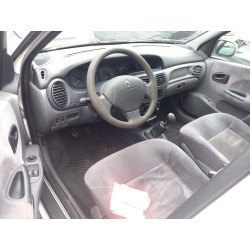 تفكيك Renault megane I (BA0/1_) 1.4 16V (BA0D, BA1H, BA0W, BA10) Gasolina من عام 1999 بمحرك K4J 714,K4J 750