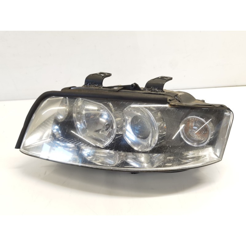 Left headlight Audi A4 B6 avant (8E5) | Becerril Scrap Yard
