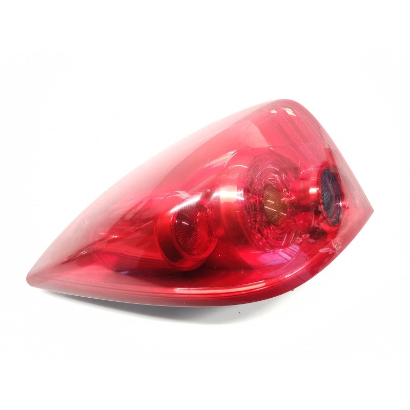 المصباح الخلفي الأيمن Nissan Primera hatchback (P12) | Desguace Becerril