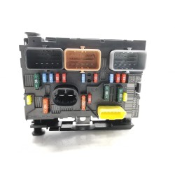 قطعة غيار bsm (Boîtier de servitude moteur) peugeot 207/207+ (WA_, WC_) oem 9661086980