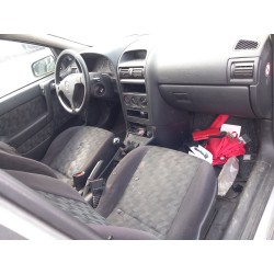 تفكيك Opel astra g hatchback (T98) 1.7 TD (F08, F48) Diesel من عام 1999 بمحرك X 17 DTL