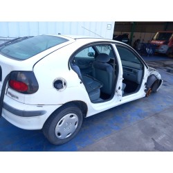 تفكيك Renault megane I (BA0/1_) 1.4 e (BA0E, BA0V) Gasolina من عام 1997 بمحرك E7J 626,E7J 764