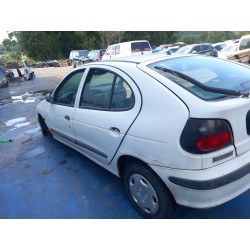 تفكيك Renault megane I (BA0/1_) 1.4 e (BA0E, BA0V) Gasolina من عام 1997 بمحرك E7J 626,E7J 764