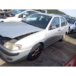 تفكيك Seat cordoba vario (6K5) 1.4 16V Gasolina من عام 2002 بمحرك APE,AUA