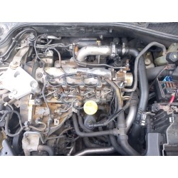 تفكيك Renault laguna II (BG0/1_) 1.9 dCi Diesel من عام 2001 بمحرك F9Q 718,F9Q 754