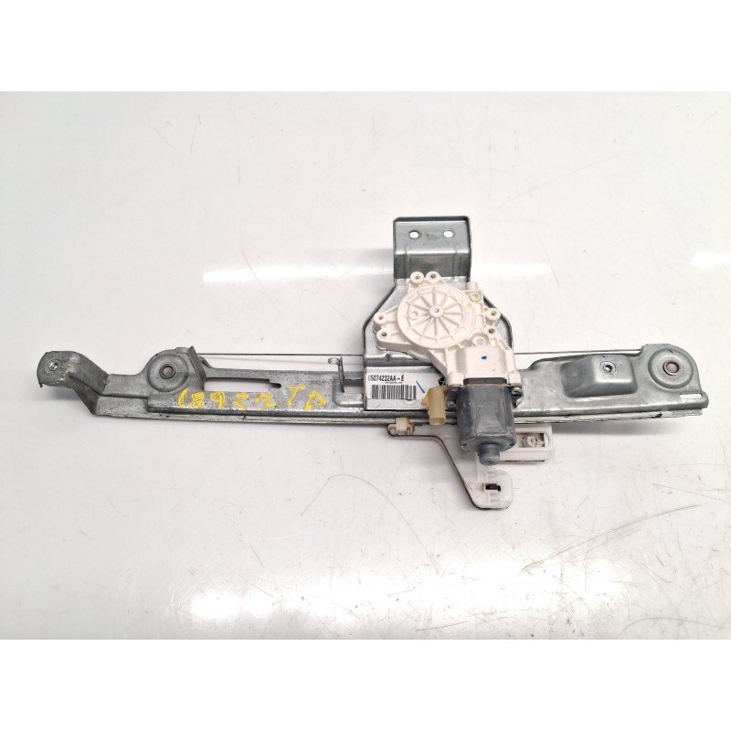 Recambio de elevalunas trasero derecho para dodge caliber 2.0 crd referencia OEM IAM 05179956AA 05074232AA 