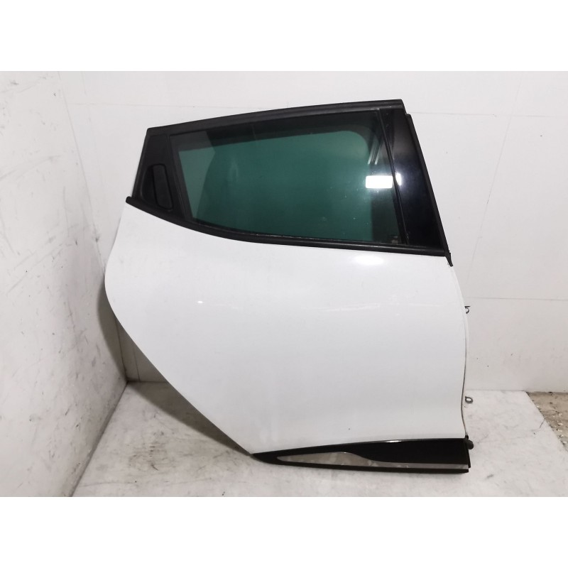 Recambio de puerta trasera derecha para renault clio iv (bh_) 1.5 dci 90 referencia OEM IAM   