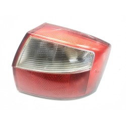 Feu arrière droit audi A4 B6 (8E2) oem 8E0945096