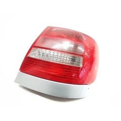 Feu arrière droit audi A4 B5 (8D2) oem 8D0945096G / 8D0945096F