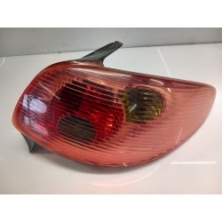 Feu arrière droit Peugeot 206 hatchback (2A/C) | Desguace Becerril