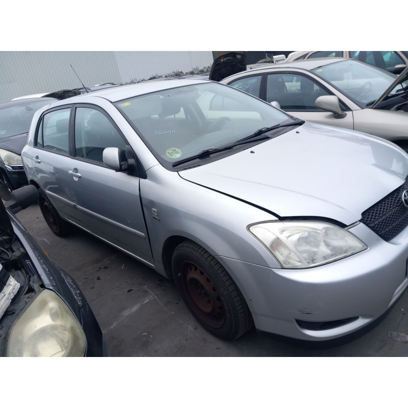 toyota corolla (_e12_) del año 2004