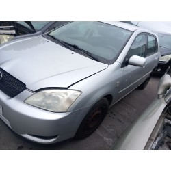 toyota corolla (_e12_) del año 2004