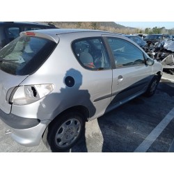 تفكيك Peugeot 206 berlina XR Gasolina من عام 2000 بمحرك KFX