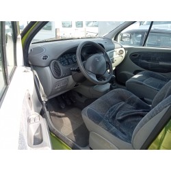 تفكيك Renault scenic (ja..) 1.9 DCI Authentique Diesel من عام 2001 بمحرك F9Q Q7