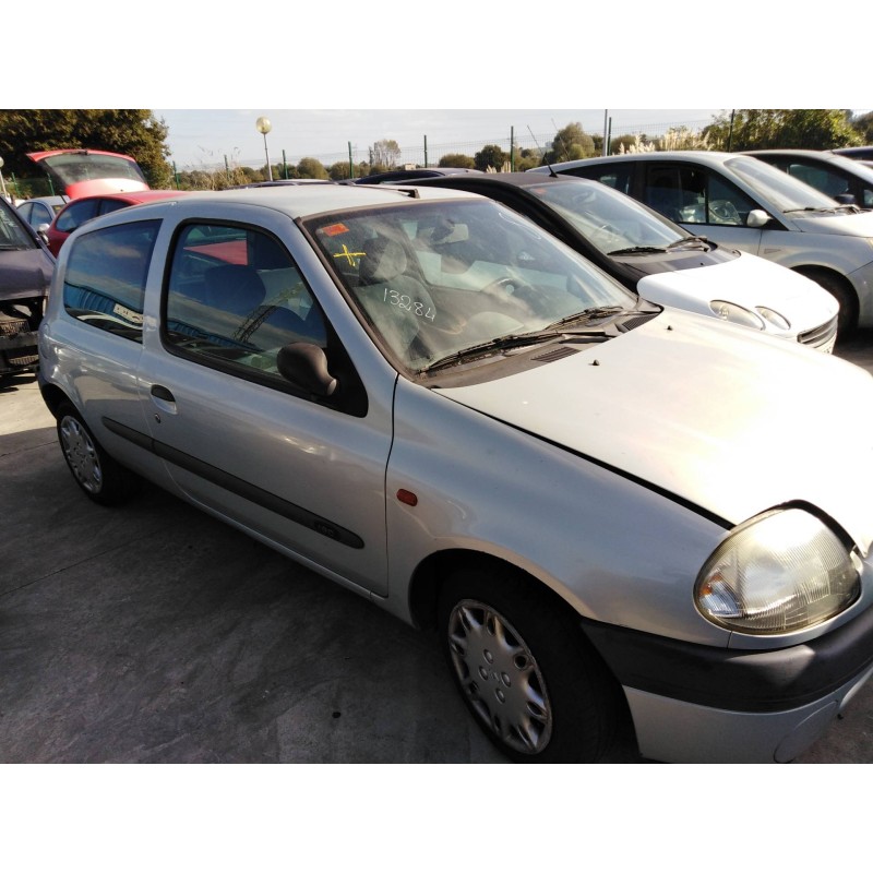 Detalhamento das peças para Renault clio II fase I (b/cbo) 1.9 D Diesel do ano 2000 com motor F8Q K6