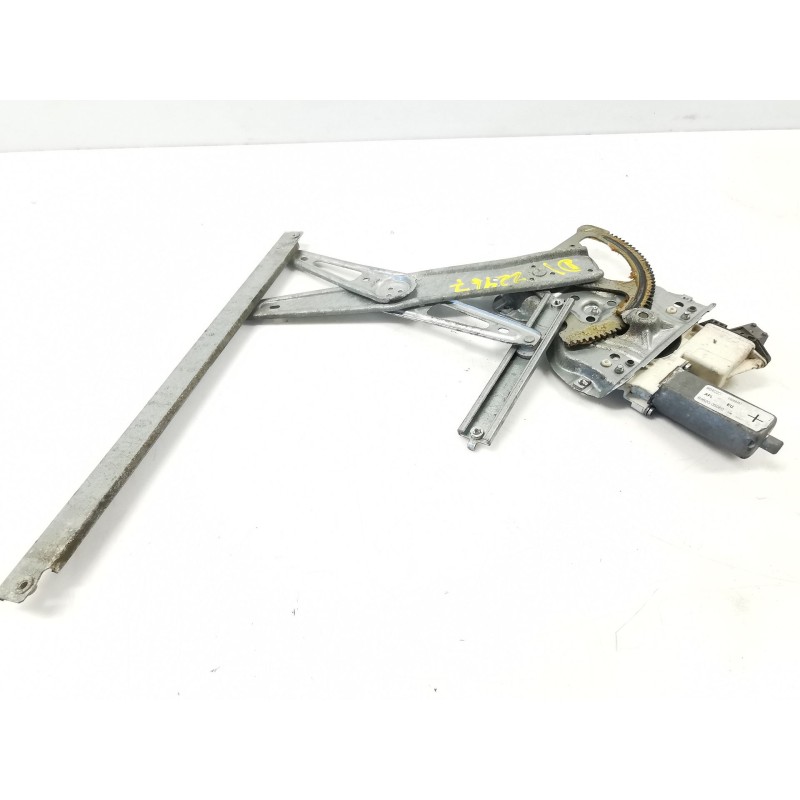 Front left window regulator Toyota Avensis Sedán (_T25_) | Becerril Scrap Yard
