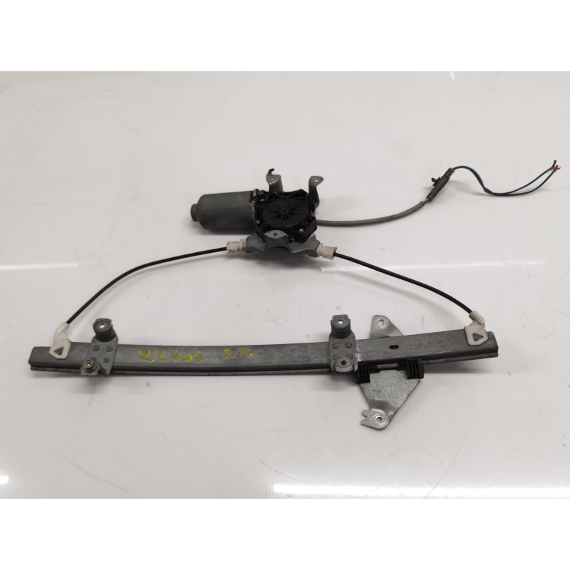 Alzacristallo anteriore sinistro Nissan Primera (P11) | Desguace Becerril
