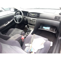 toyota corolla (_e12_) del año 2004