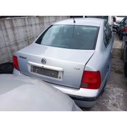 تفكيك Volkswagen passat B3/B4 variant (3A5, 35I) 1.9 TDI Diesel من عام 1999 بمحرك 1Z,AHU