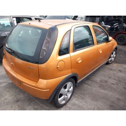 opel corsa c (x01) del año 2004
