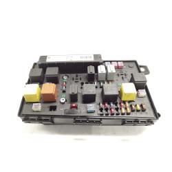 Scatola dei relè / fusibili opel astra h gtc (A04) oem 13205783