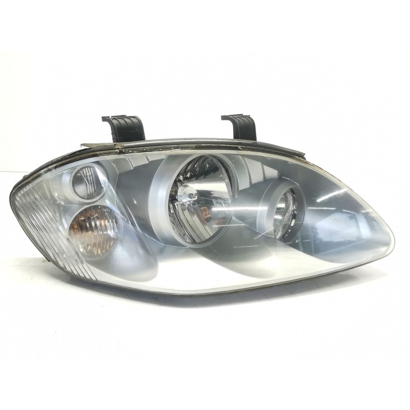 Recambio de faro derecho para ssangyong rodius i 2.7 xdi 4wd referencia OEM IAM 8310221205  