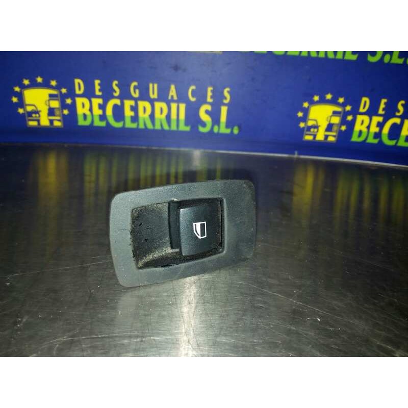 Recambio de mando elevalunas trasero izquierdo para bmw serie 1 berlina (e81/e87) 120i referencia OEM IAM 61316970257  