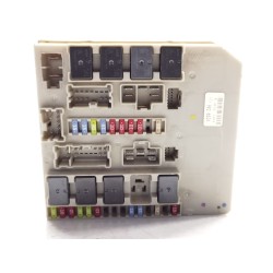 Relay / fuse box Renault Clio III (BR0/1, CR0/1) | Becerril Scrap Yard