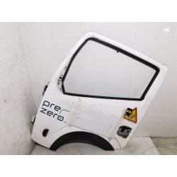 Left front door Nissan Cabstar (F24M, F24W) | Becerril Scrap Yard