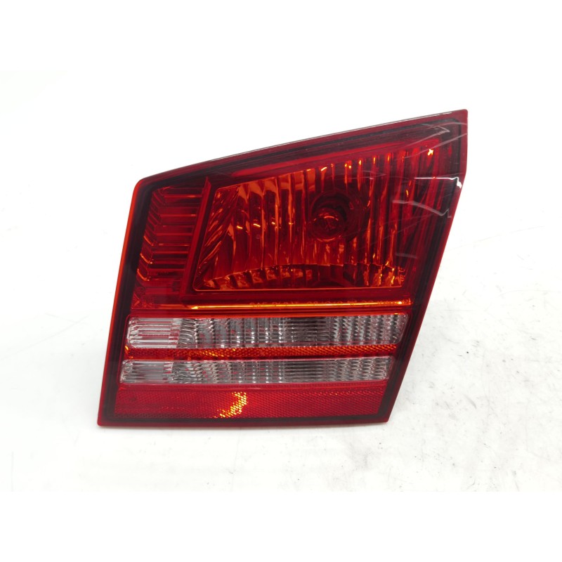 Recambio de piloto trasero central derecho para dodge journey 2.0 crd referencia OEM IAM 04806368AB 8L04BD1385 